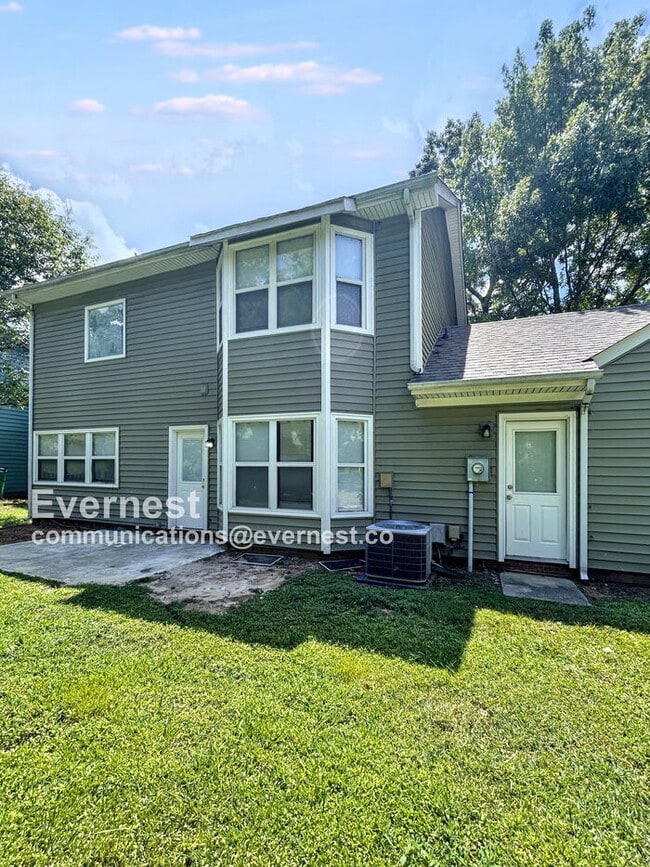 Building Photo - 9601 Marshbrooke Rd
