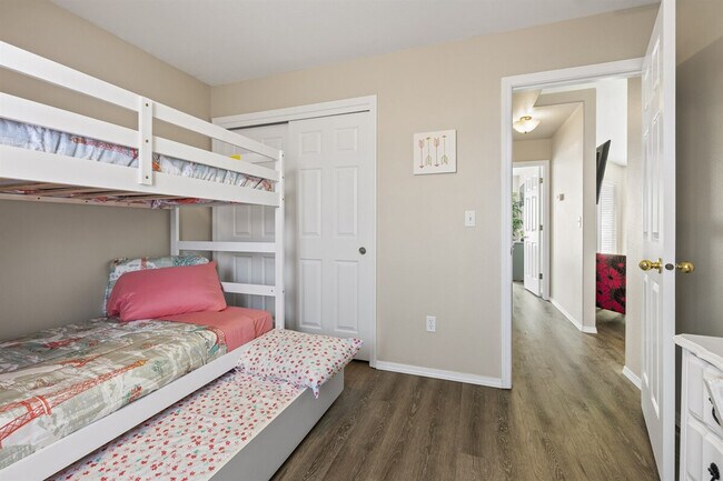 Building Photo - 7302 Bay Meadows Dr