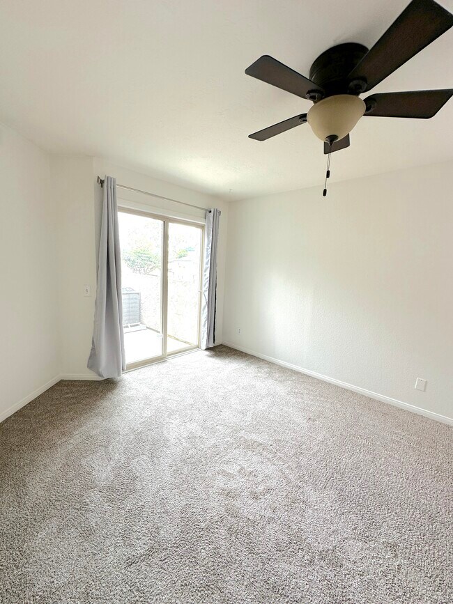 Building Photo - 9745 Mesa Springs Way