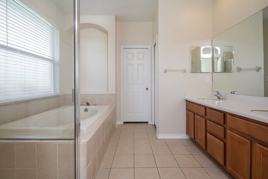 Building Photo - 2337 125th Dr E