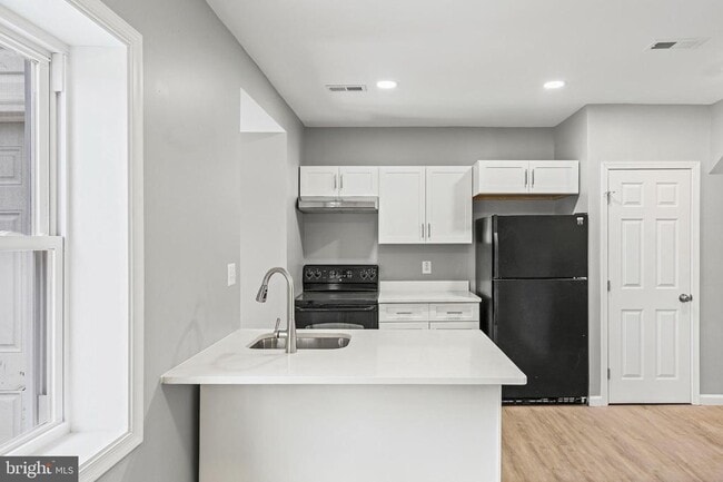 Building Photo - 3034 Arunah Ave