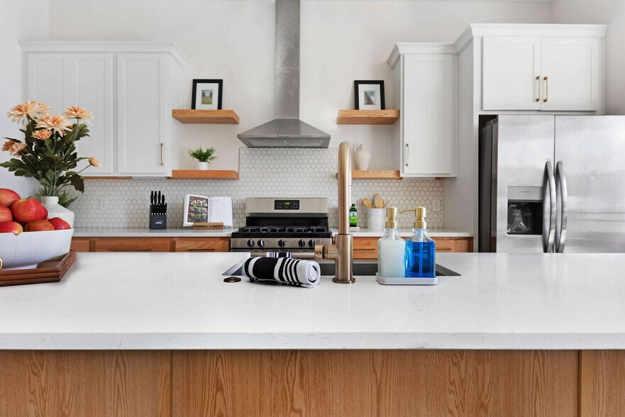 Building Photo - 915 Ramsey St