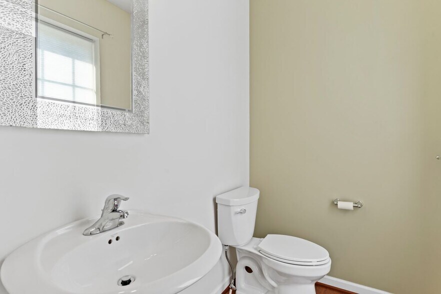 Building Photo - 3030 Meridian Cmns