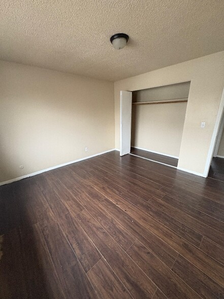 Building Photo - 350 Gahart Dr