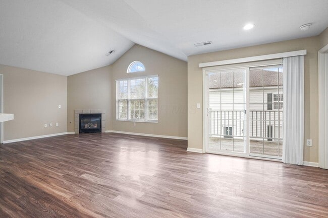 Building Photo - 5027 Stratford Pine Ln