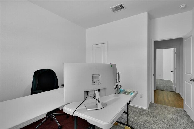 Building Photo - 1621 Brueggerhoff Rd