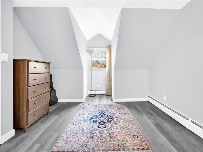 Building Photo - 32 Hamlin Ave