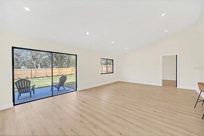 Building Photo - 8244 Limetree Ct