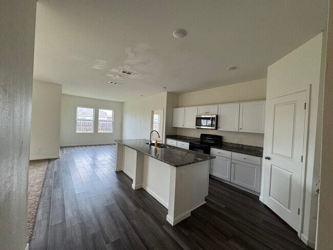 Building Photo - 10341 Castle Lyons Ln
