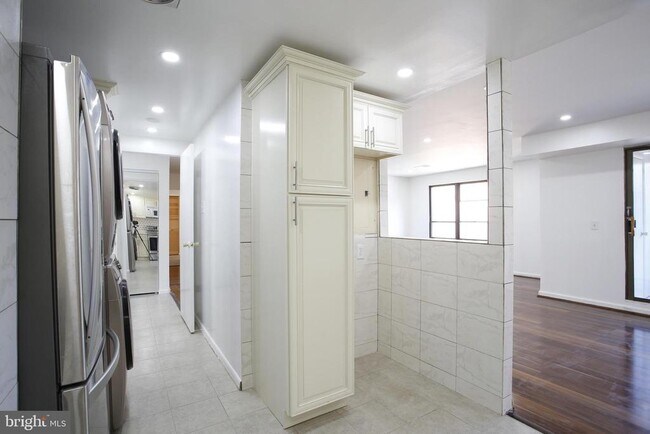 Building Photo - 6317 Park Heights Ave