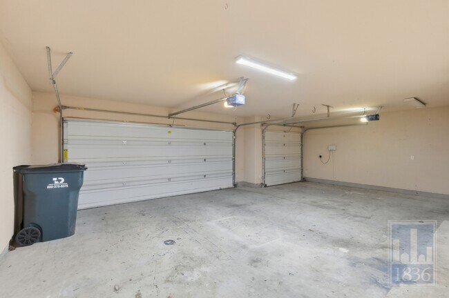 Building Photo - 420 Torrington Dr