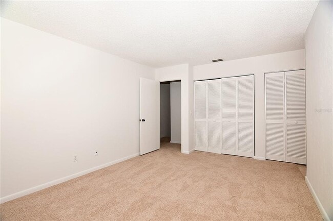 Building Photo - 36 Fairways Cir