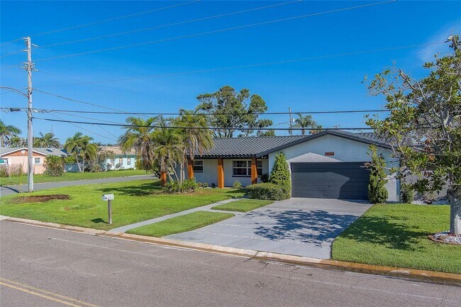 Building Photo - 400 Capri Blvd