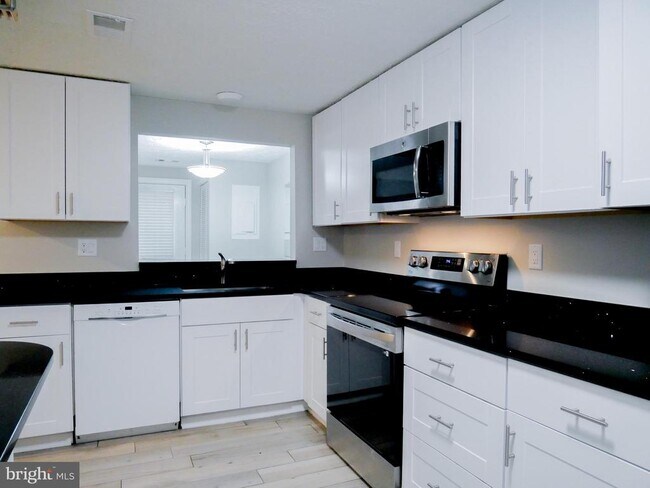 Building Photo - 13493 Demetrias Way