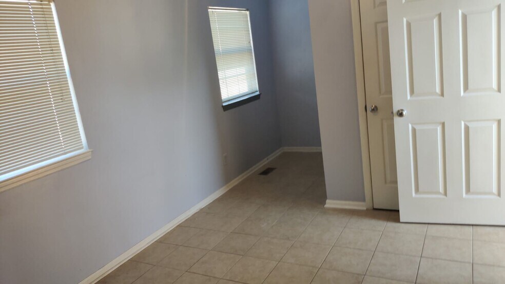 Building Photo - 2925 Carriage Row Ln