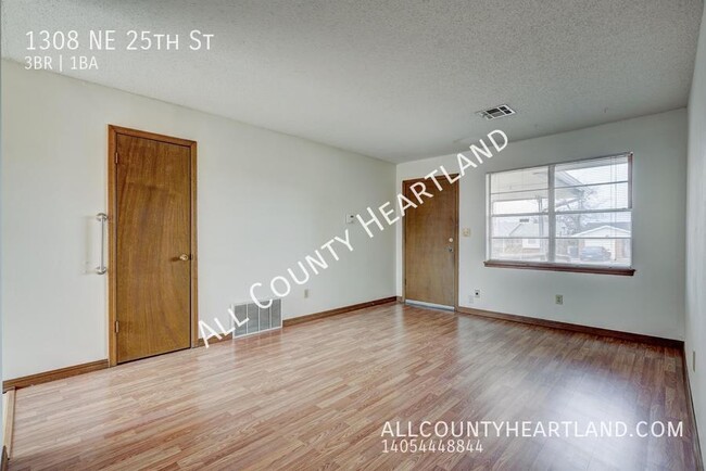 Building Photo - 1308 NE 25th St
