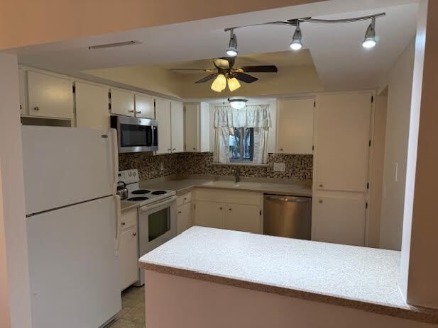 Building Photo - 3931 Panola Ln