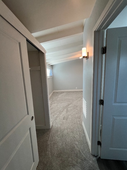 Building Photo - 742 Lakebird Dr