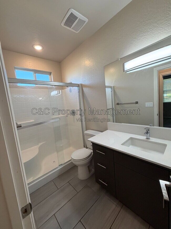 Building Photo - 3335 Las Rosas Ave