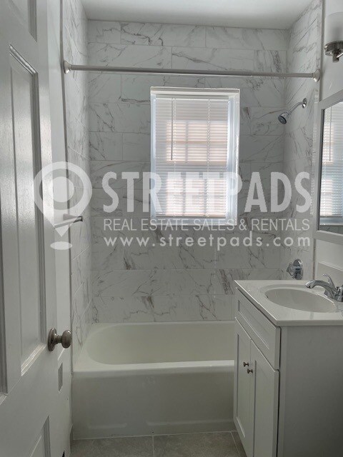 Building Photo - 1153 Beacon St