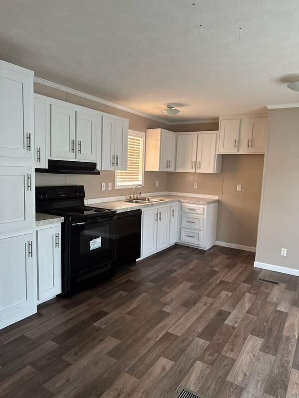 Building Photo - 2130 Rand Morgan Rd
