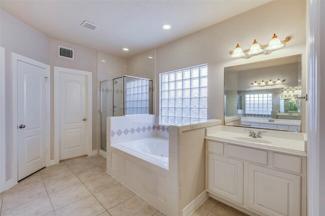 Building Photo - 2007 Botany Bay Ln