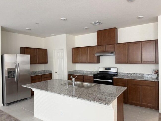 Building Photo - 3740 Gila Clf Ave