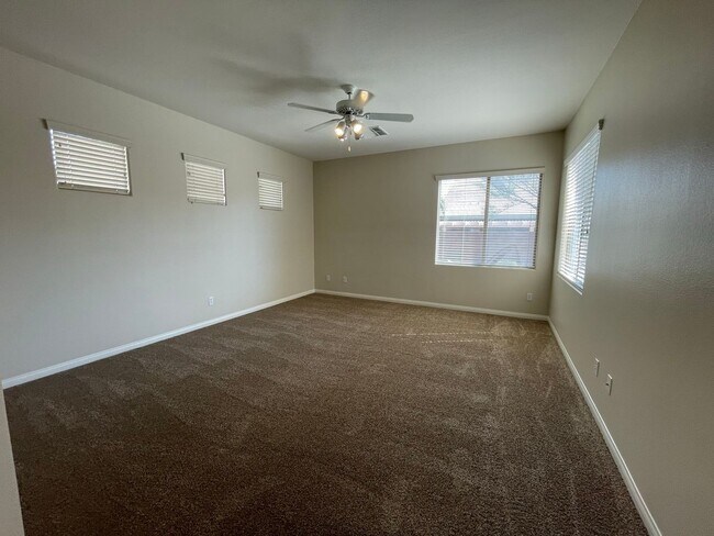 Building Photo - Beautiful Single Story Home in Gated Commu...