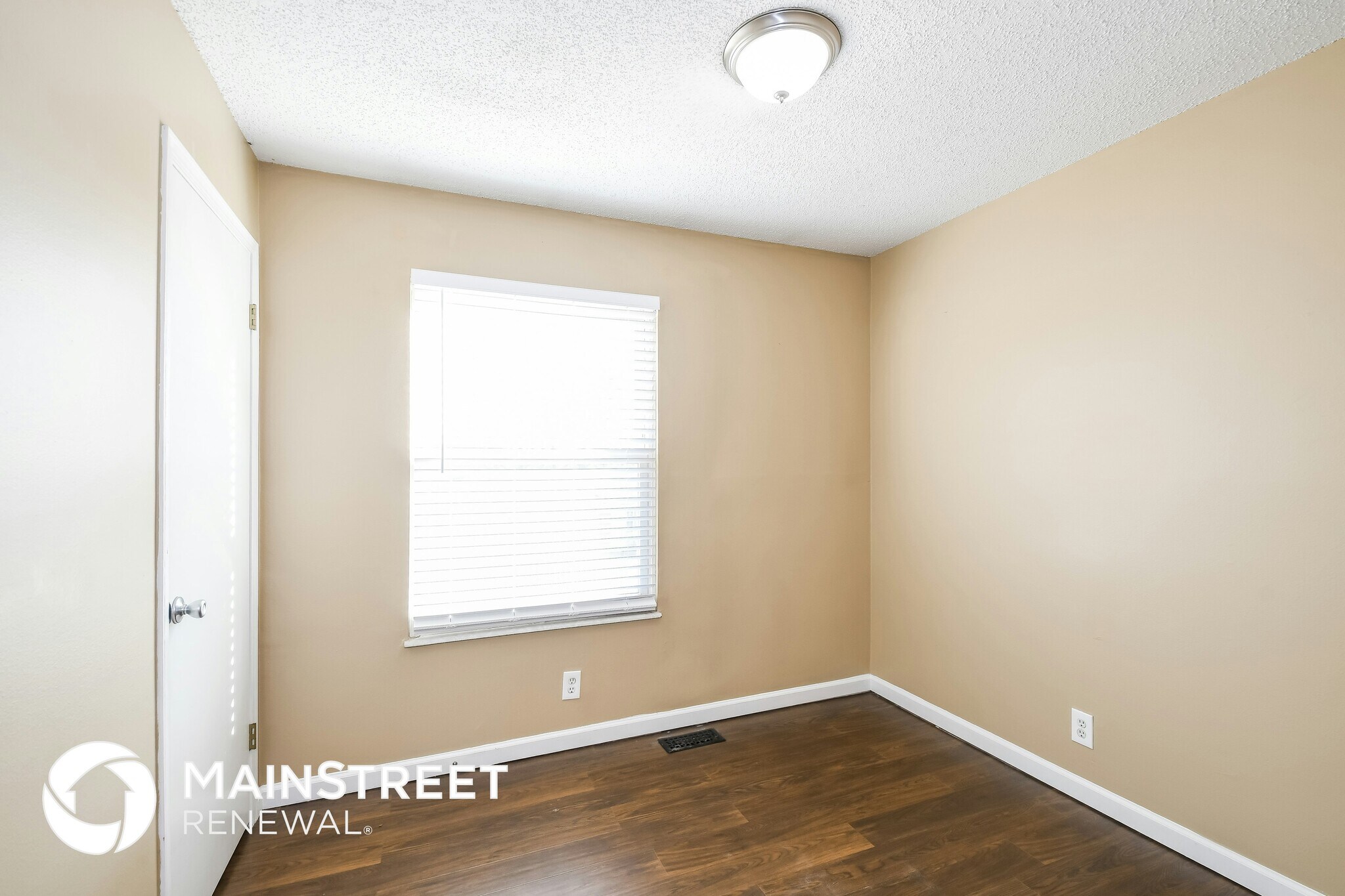 Building Photo - 5861 Falcon View Ln