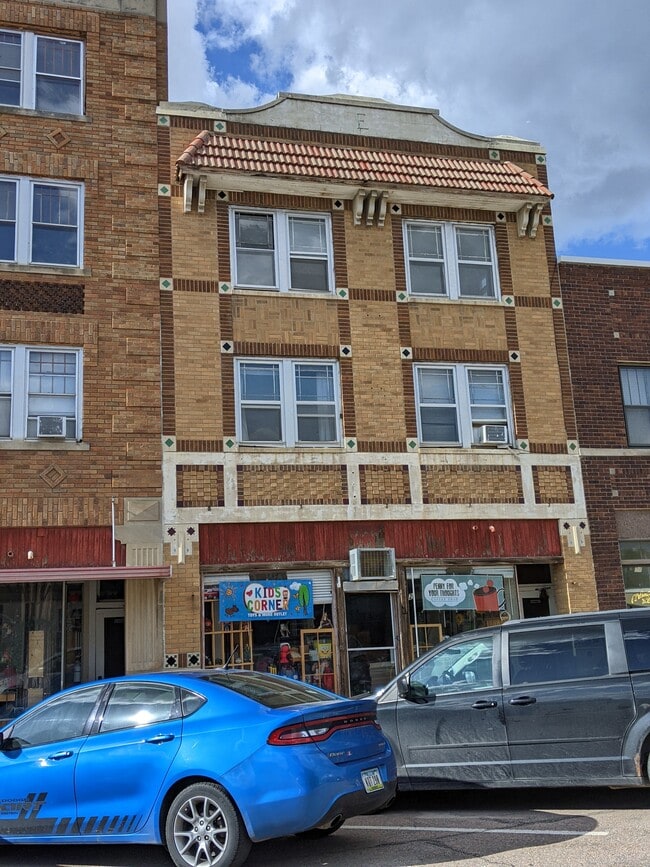 Building Photo - 239 Main St