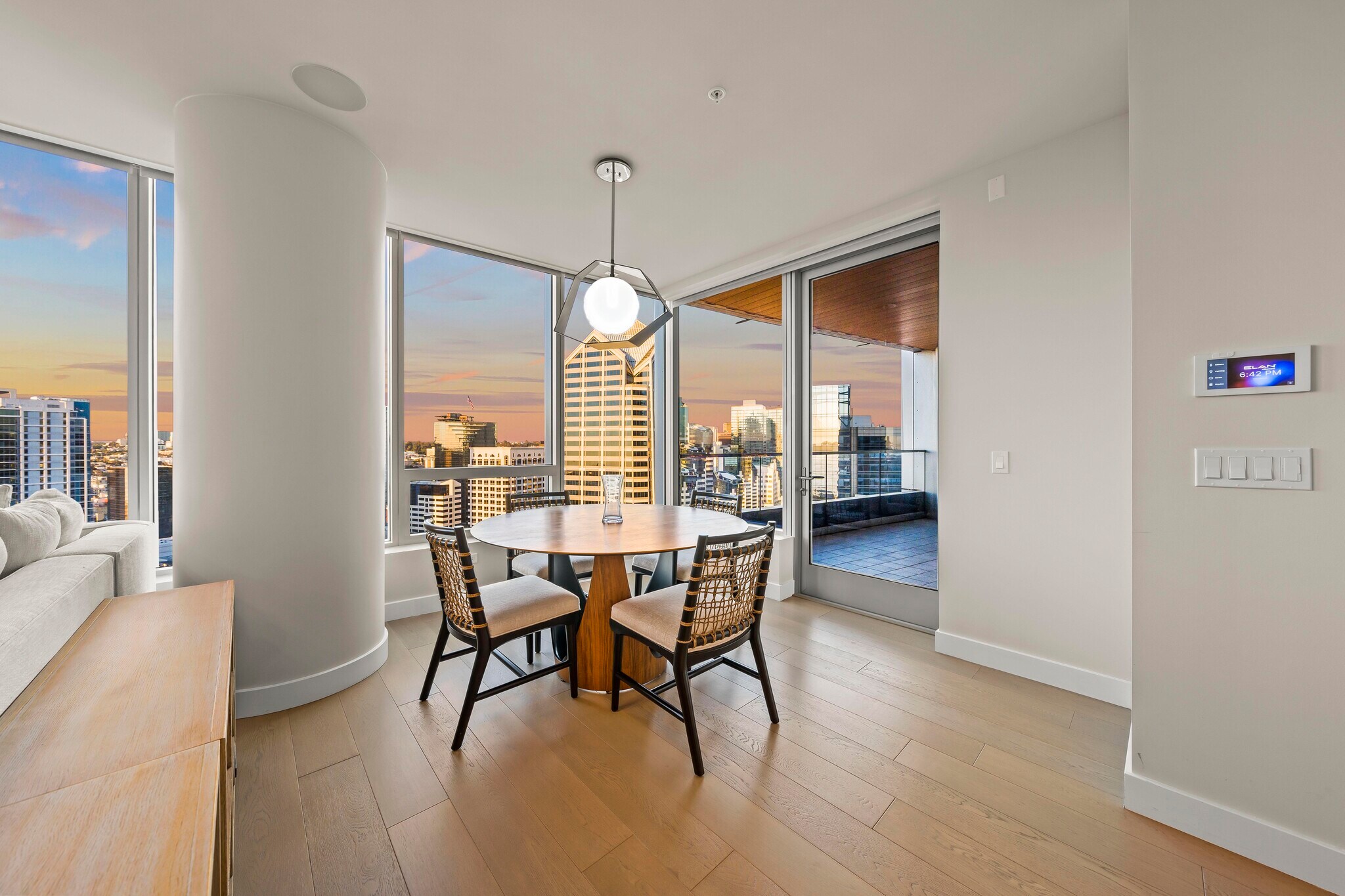 Building Photo - 888 W E St