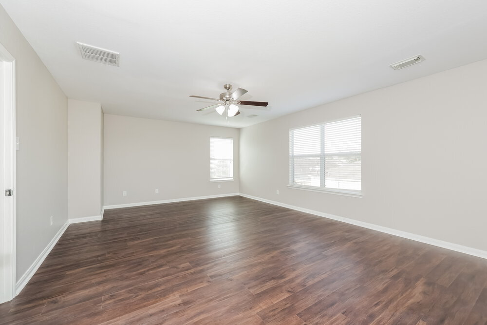 Building Photo - 3330 Legends Mill Dr