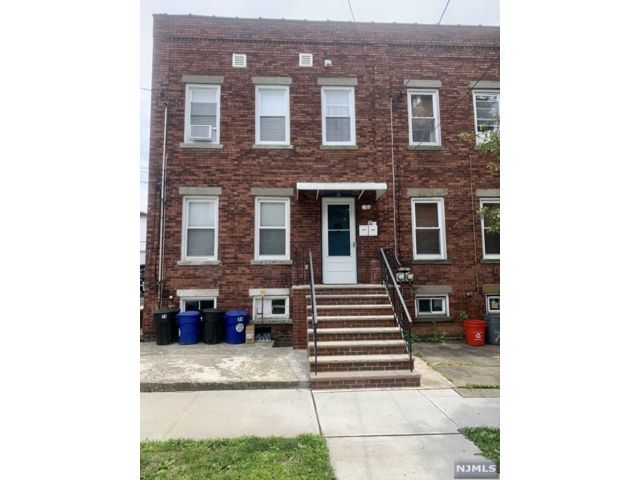 Primary Photo - 74 Mozart St