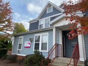 Building Photo - 601 W Green St