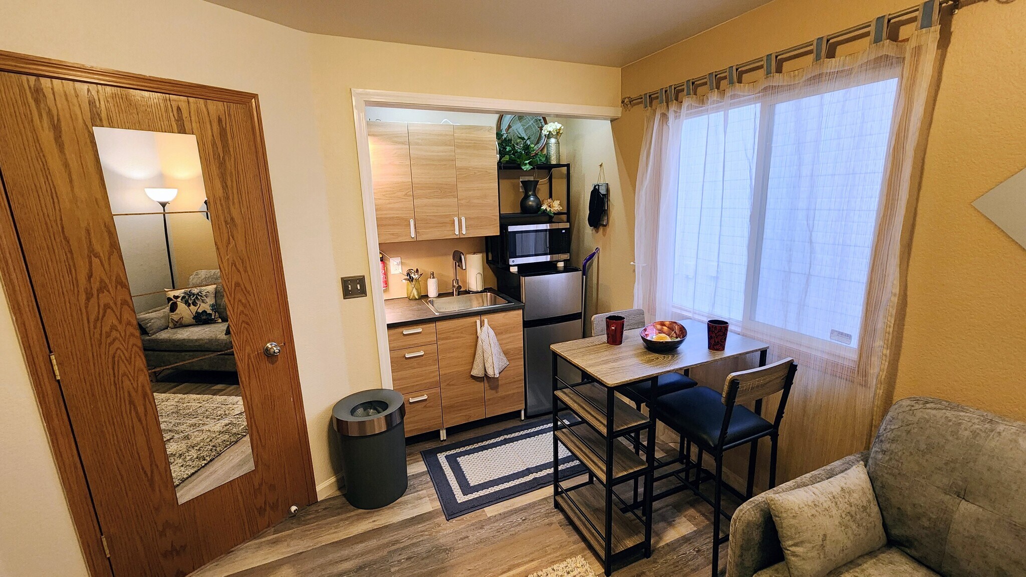 Building Photo - 371 Cardinal Ave