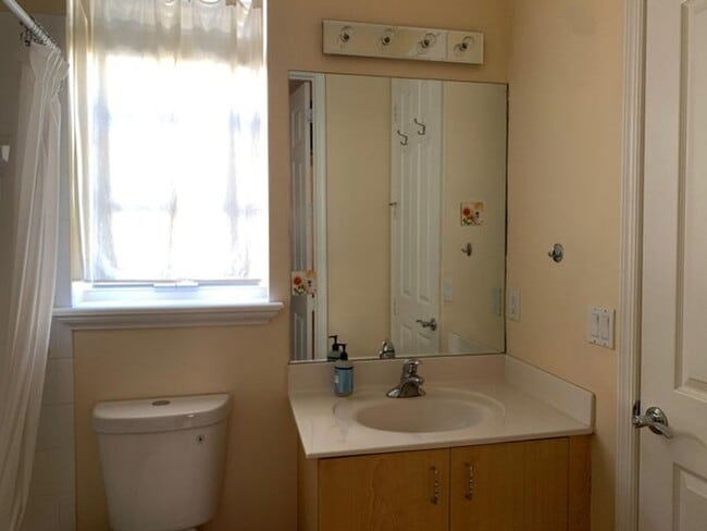 Building Photo - 145 Morning Dew Cir