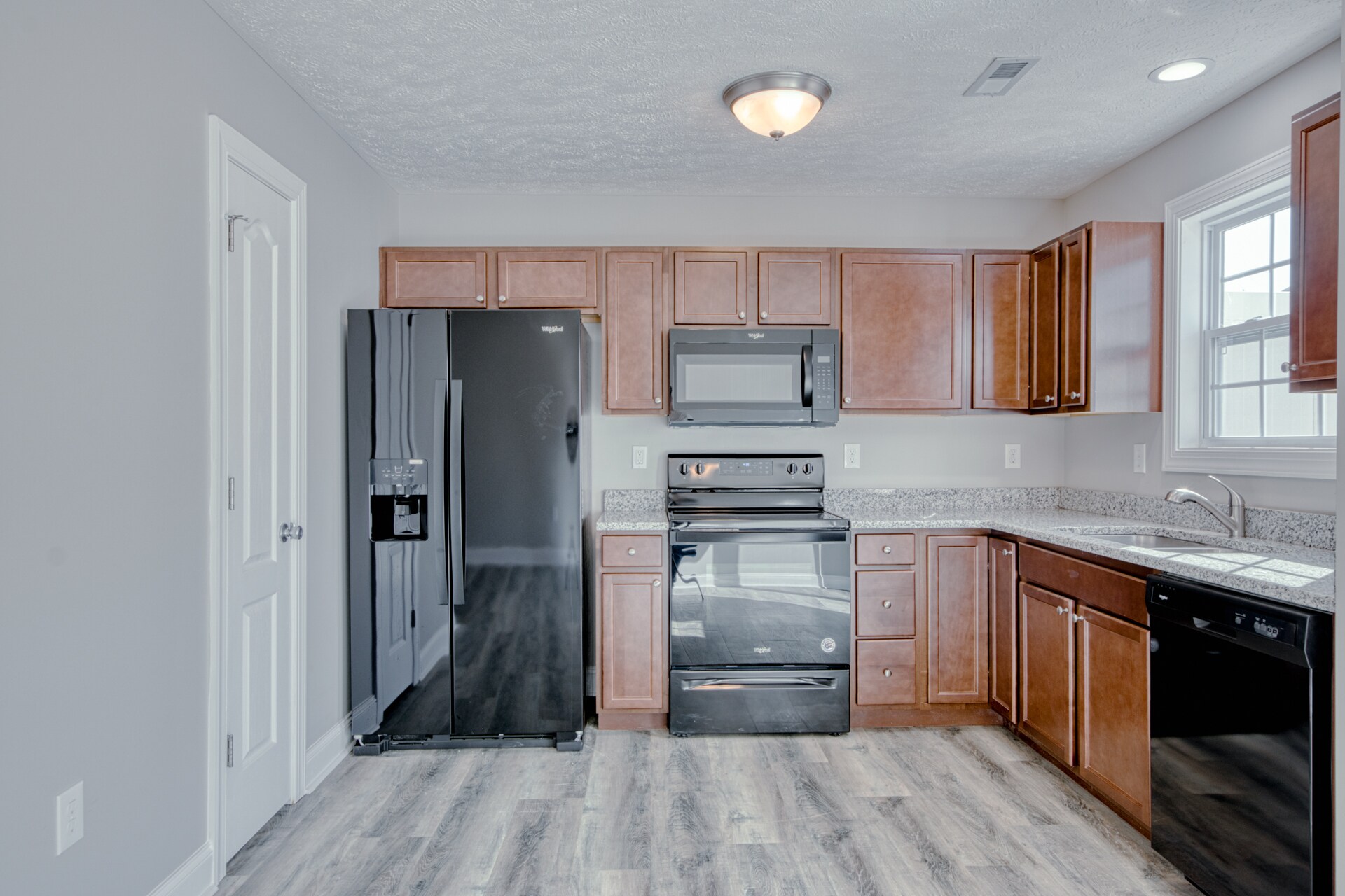 Building Photo - 150 Twisted Oak Dr NW