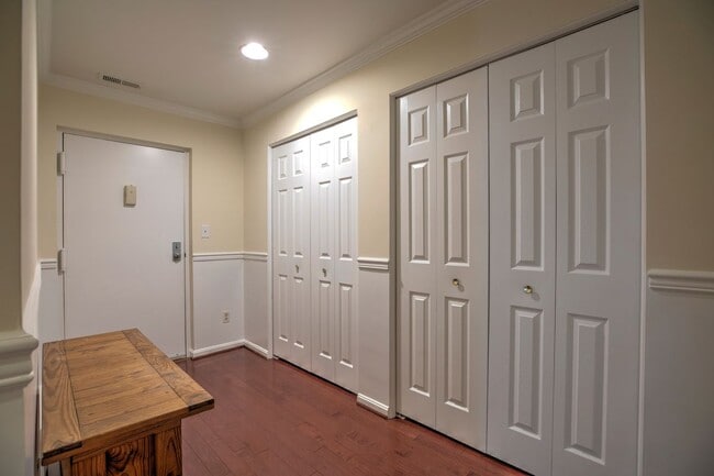 Primary Photo - 406 Rockfleet Rd