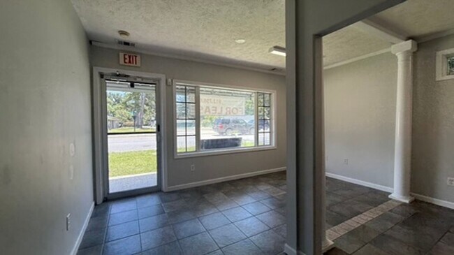 Building Photo - Commercial Office Space in Historic Richmond Hill