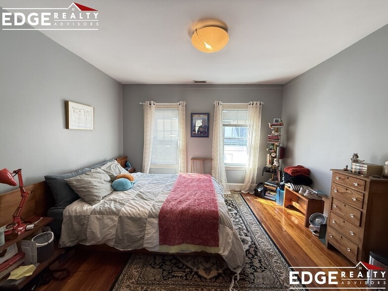 Building Photo - 24 Burton St