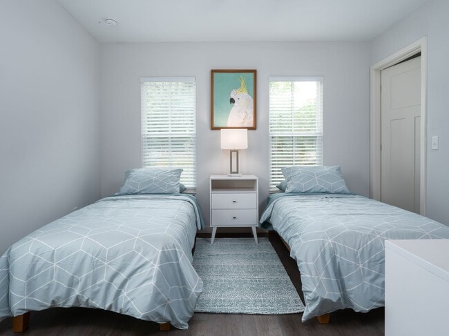 Building Photo - 4 Bedroom, 4 Bathroom House