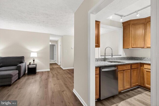 Building Photo - 2251 Hunters Run Dr