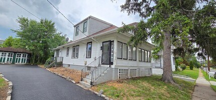 Building Photo - 117 Browning Ave