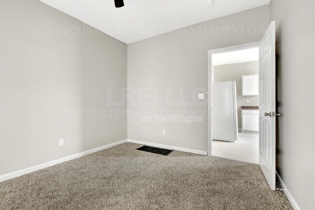 Building Photo - 4141 W Market St