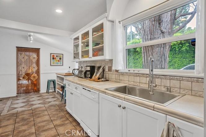 Building Photo - 3442 Laurel Canyon Blvd