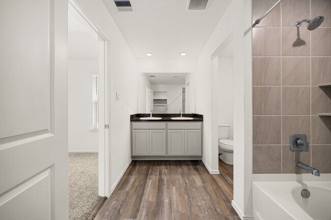 Building Photo - 23815 Hilltop Cyn Ln