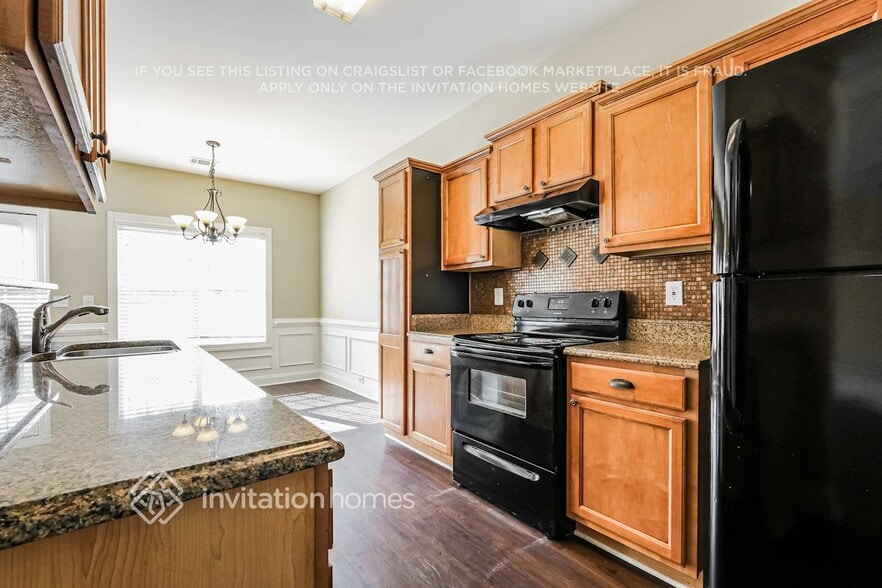 Building Photo - 2076 Barberry Dr