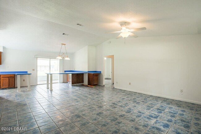 Building Photo - 1934 Evergreen Dr