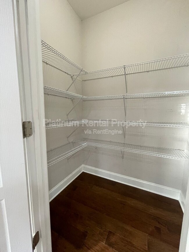 Building Photo - 600 Belton Ct