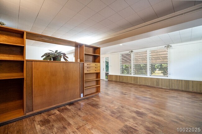 Building Photo - Move in Ready! 1 BD 1 BA home in Aiea ($300 off the first month’s rent if moved in December 21, 2...